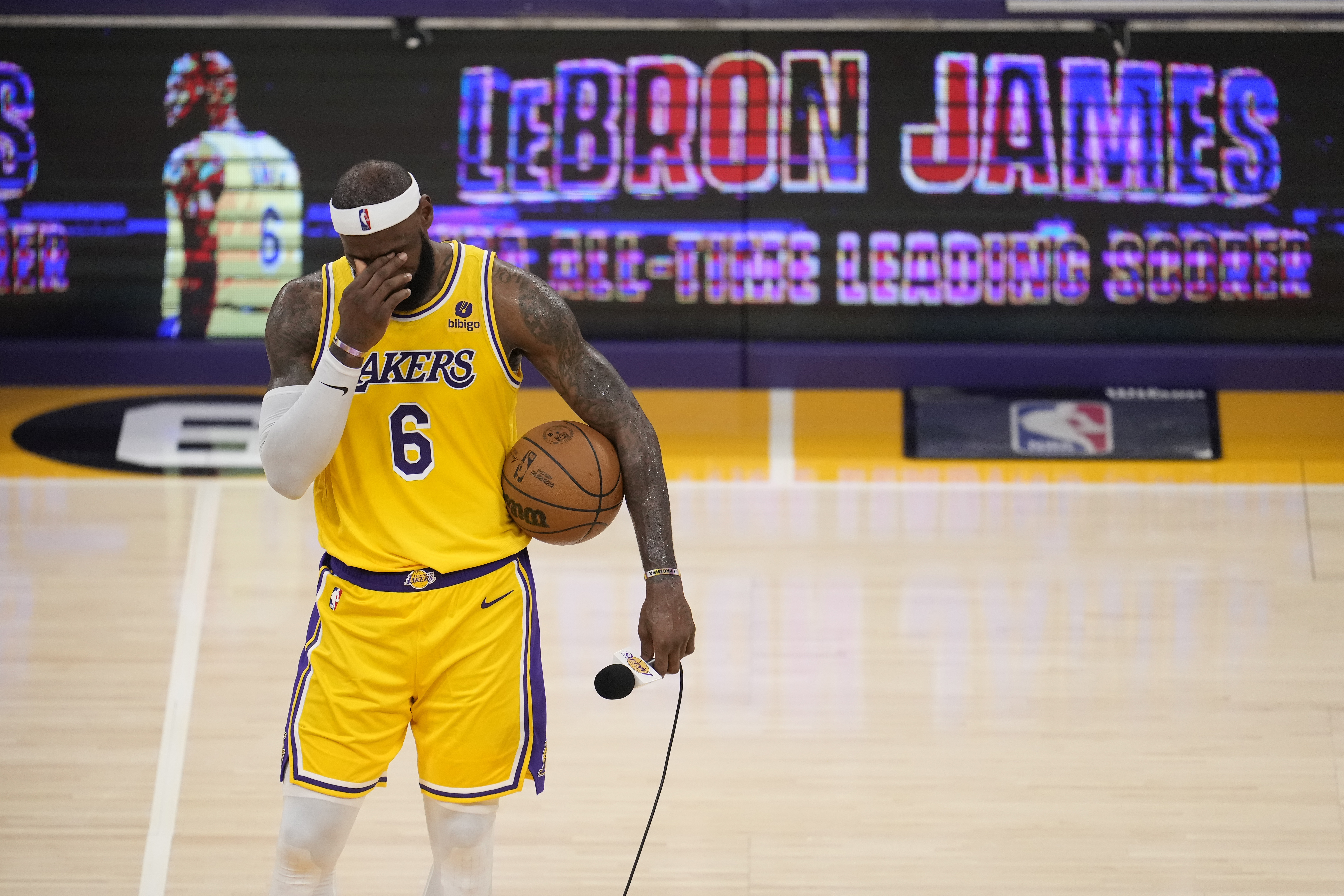 Scoring King: Lakers' LeBron James passes Kareem Abdul-Jabbar for NBA  points mark