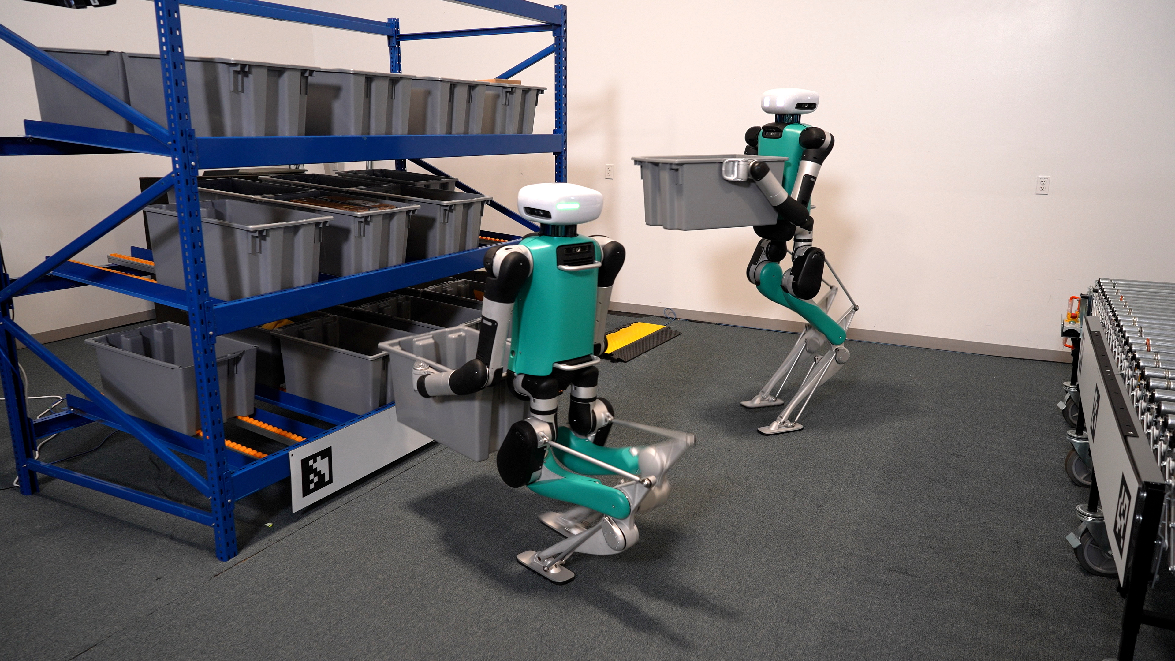 Next robot. Digit от Agility Robotics. Промышленный робот с видеокамерой. Американская робототехника. Робот гуманоид.