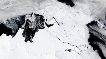 Large iceberg that broke off of Antarctica in 2002