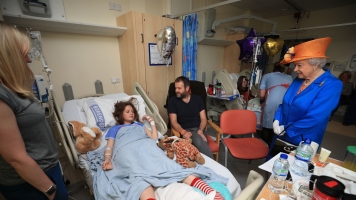 Injured Manchester Bombing Victims Get Special Visitor