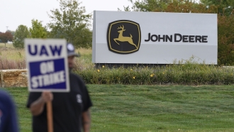 John Deere Workers Would Get Immediate 10% Raises Under New Offer
