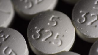 Opioid oxycodone-acetaminophen pills