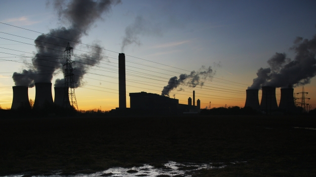 A photo of the Didcot Power Station from 2008.