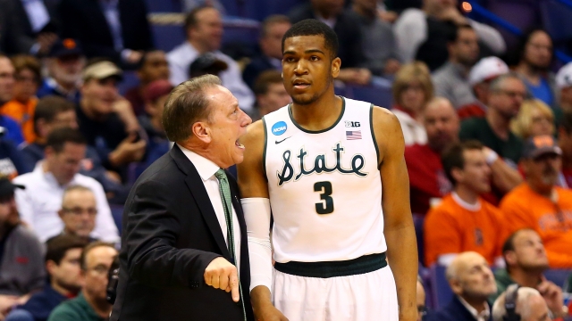 Head coach Tom Izzo of Michigan State speaks to Alvin Ellis III in the first half against Middle Tennessee State on Friday.