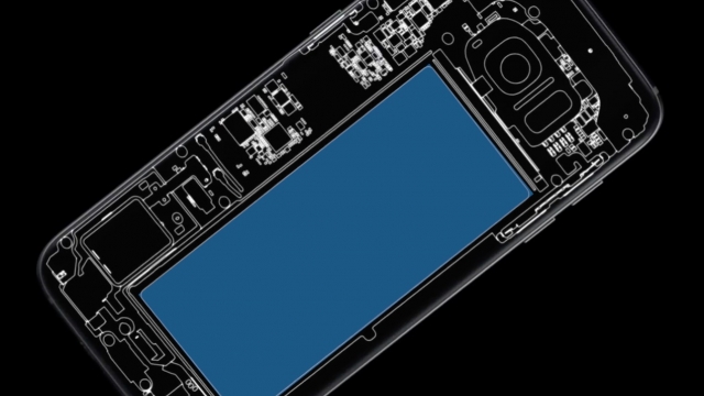 The insides of a smartphone are shown with the battery highlighted in blue.