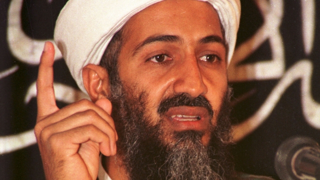 Suspected terrorist Osama bin Laden addresses a news conference May 26, 1998 in Afghanistan.