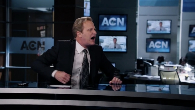 Jeff Daniels' character Will McAvoy yells at a crew member on HBO's 'The Newsroom'
