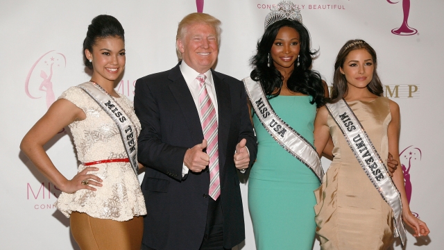 Donald Trump with Miss Teen USA, Miss USA and Miss Universe.