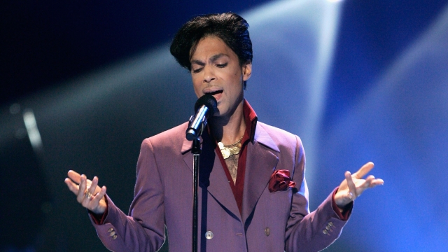 Prince performs at the American Idol Season 5 Finale in 2006.
