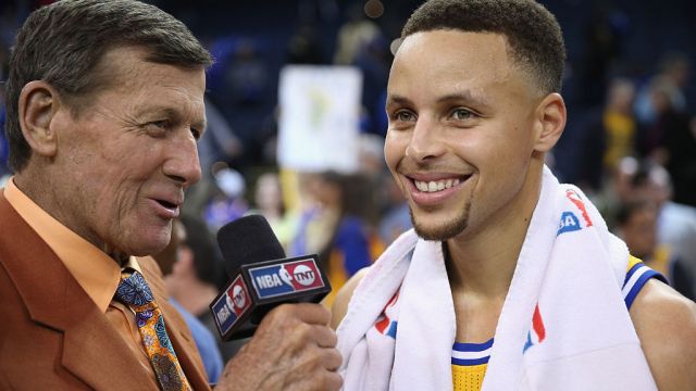 Craig Sager interviews Stephen Curry during the NBA playoffs.