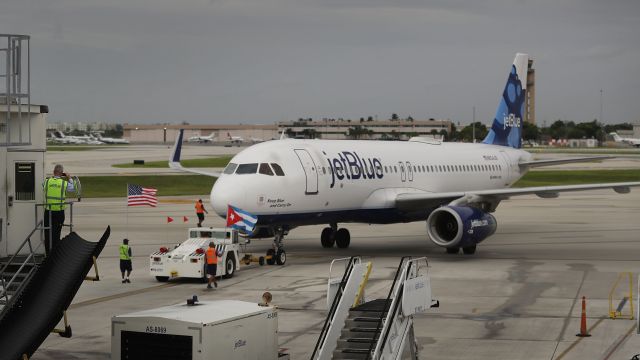 JetBlue Flight 387 pushes back from the gate at Fort Lauderdale.