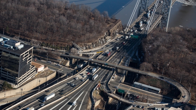 The lanes leading up to the George Washington Bridge, with a circular on-ramp on the right side of the photo.