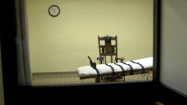 A view of the death chamber from the witness room at the Southern Ohio Correctional Facility in 2001.