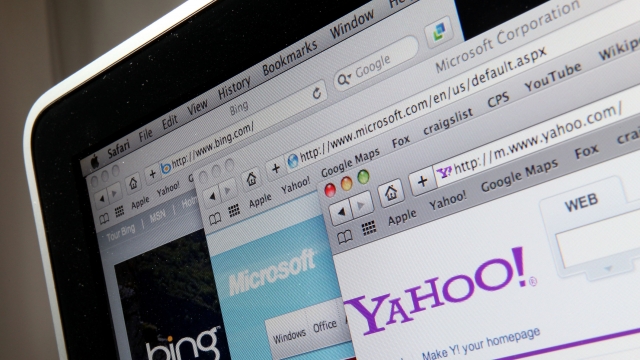 The websites of Bing, Microsoft and Yahoo are displayed on a computer monitor.
