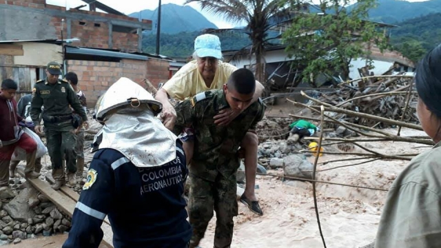 Colombian military helping with rescue efforts in Mocoa.