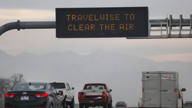 Air quality sign on highway