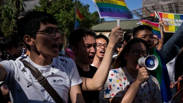 Protesters in Taiwan rallying for gay marriage.