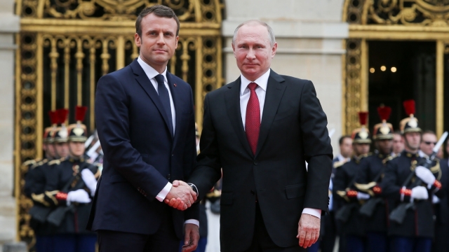 French President Emmanuel Macron and Russian President Vladimir Putin.