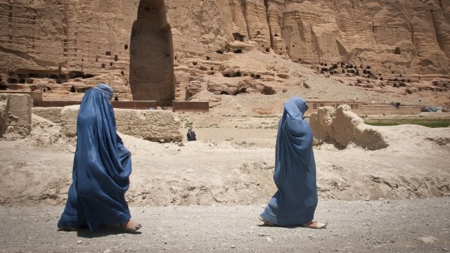 Women walk in Afghanistan