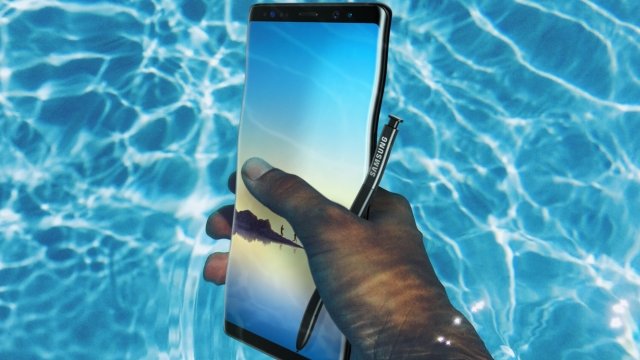 Samsung Galaxy Note 8 underwater