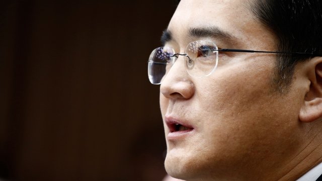 Lee Jae-yong answers questions about Choi Soo-sil gate in Seoul, South Korea.