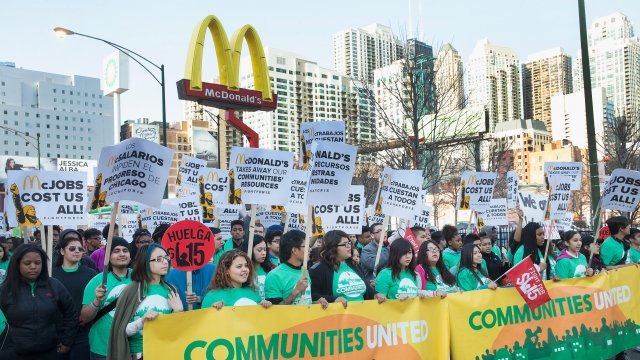 Protesters in Chicago push for a $15 minimum wage