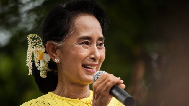 Aung San Suu Kyi gives a speech.