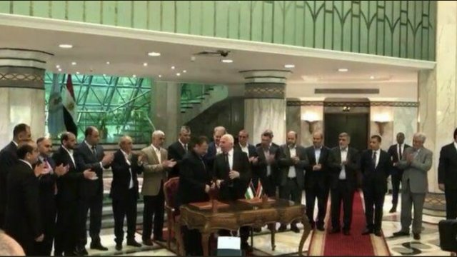 Members of Hamas and Fatah sign reconciliation agreement