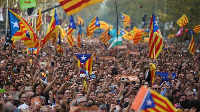Catalans react to the news that Parliament voted to declare independence