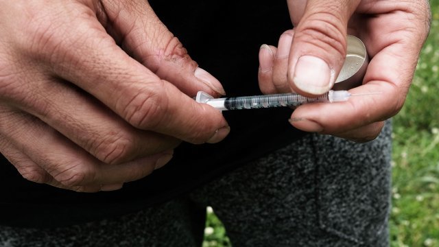 'Surfer' shoots heroin in a park in the South Bronx