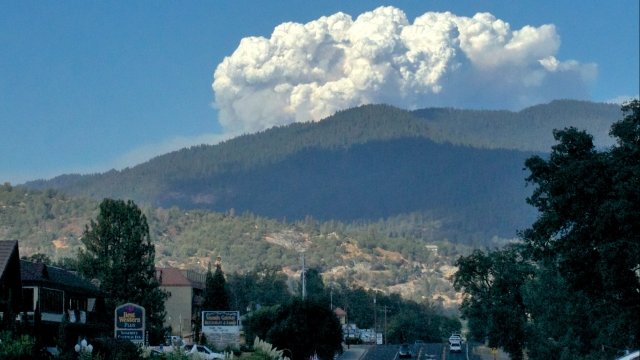 A pyrocumulus cloud as seen from Oakhurst, California