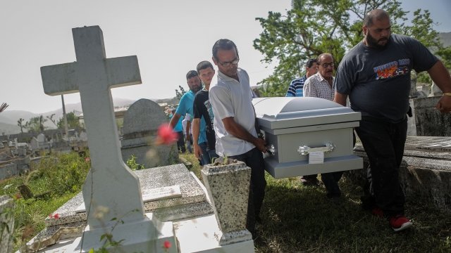 Puerto Rico mourners