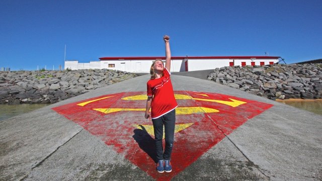 Girl raises fist in Iceland