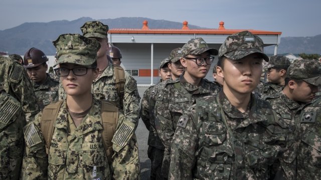 Sailors listen to instructions at Foal Eagle 2017