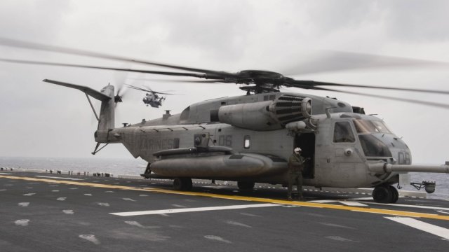 A CH-53E Super Stallion helicopter