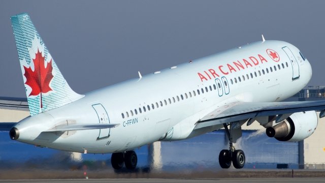 An Air Canada A320 takes off