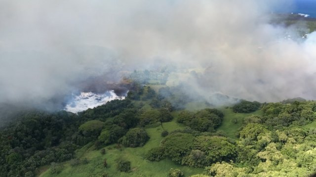 Lava flows into Hawaii's Green Lake