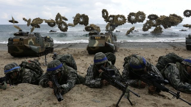 Members of South Korea's armed forces
