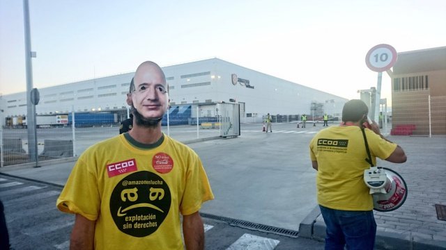 Amazon workers in Spain protest working conditions