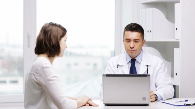Doctor talks to a patient