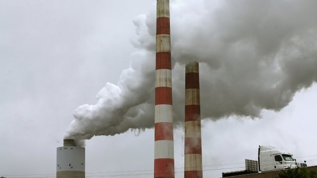 Carbon dioxide emissions from a coal-fueled power plant