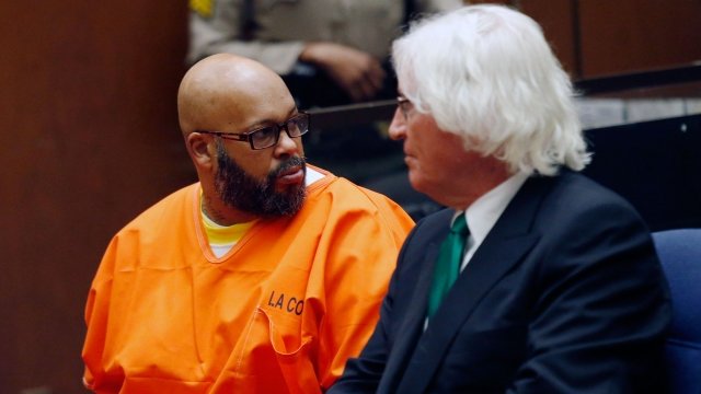 Suge Knight appears in court with his lawyer