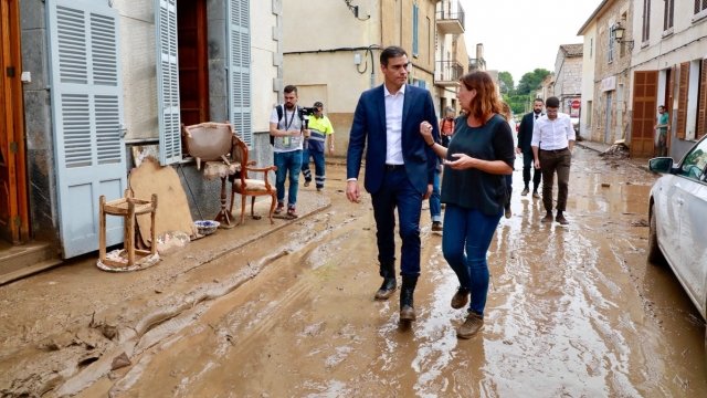 Spanish Prime Minister Pedro Sanchez visits island after flooding