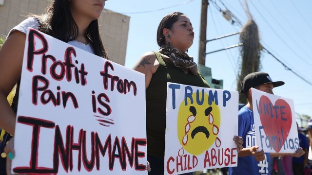 People protest family separation policy