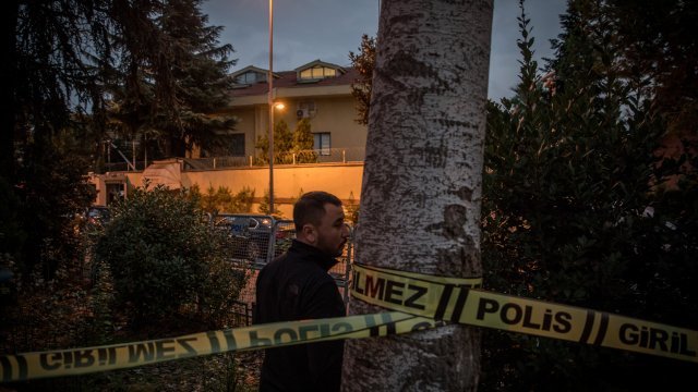 Police block off Saudi consulate in Istanbul