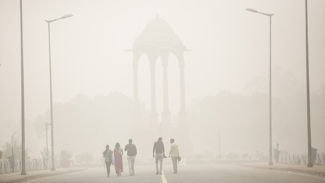 Toxic smog covers New Delhi, India