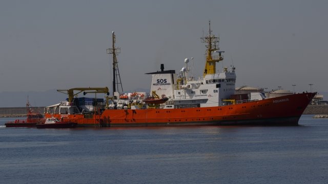 Aquarius migrant rescue ship stops patrols