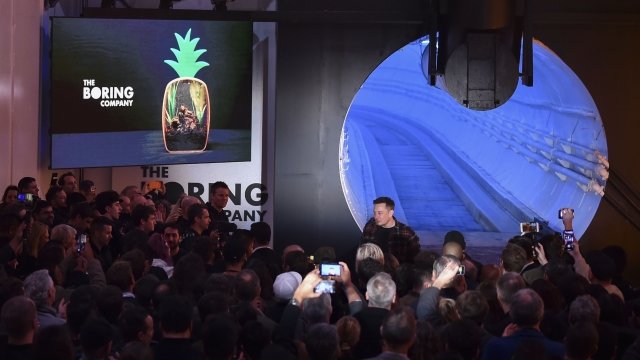 Elon Musk unveils the Hawthorne Test Tunnel
