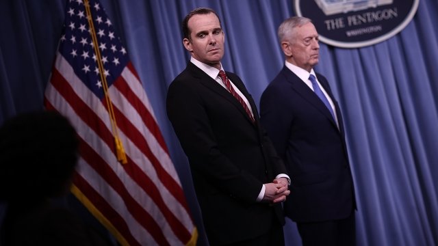 Brett McGurk (left) and Secretary of Defense Jim Mattis (right)