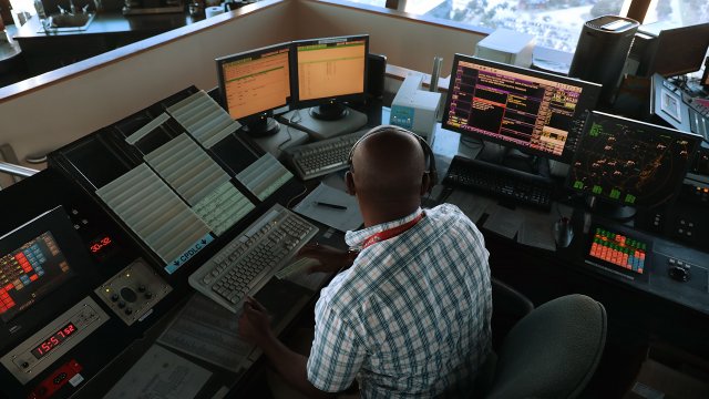 Air traffic controllers will continue to work during the government shutdown.
